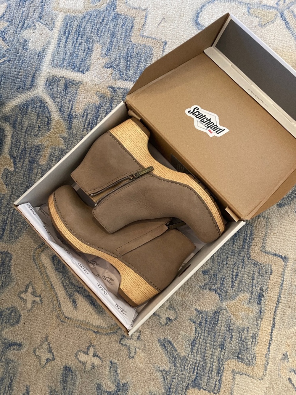 Dansko boots lizanne milled nubuck taupe